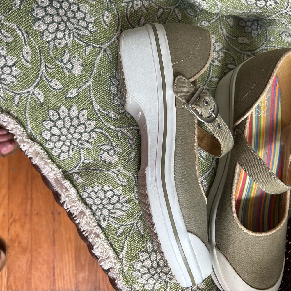 Danskos canvas Mary Jane style shoes, like new - Picture 5 of 7